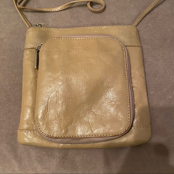 Clarks Tan Leather Crossbody Bag Vintage $30 OBO - Picture 2 of 6